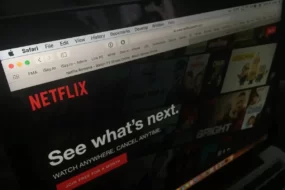 Netflix vrea sa blocheze account sharing si sa introduca reclame