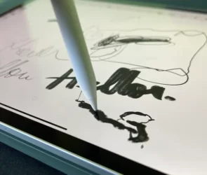 Apple Pencil 3 va avea senzori optici pentru a putea prelua culoarea sau textura unei suprafețe